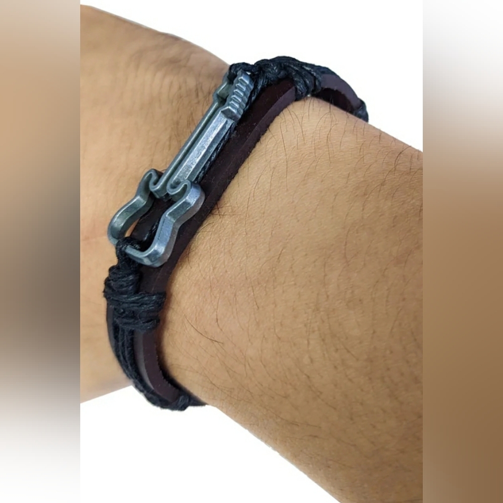Guitar Leather Bracelet (Unisex) - 

Men's Brown Leather Bracelet